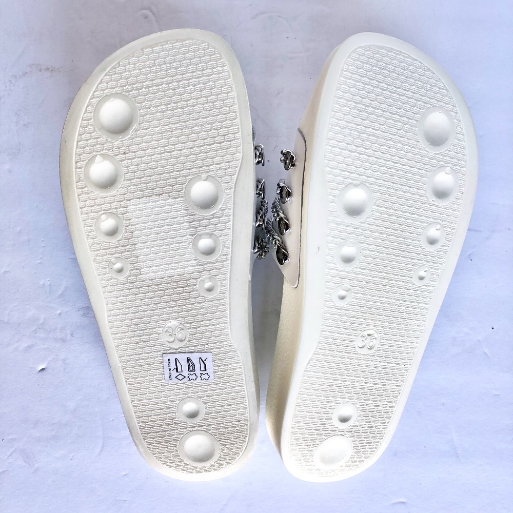 Barney's NY Women's White Chain Leather Slides NEW - Picture 7 of 8